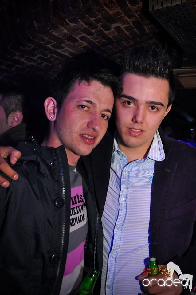 Clubbing în Escape, 