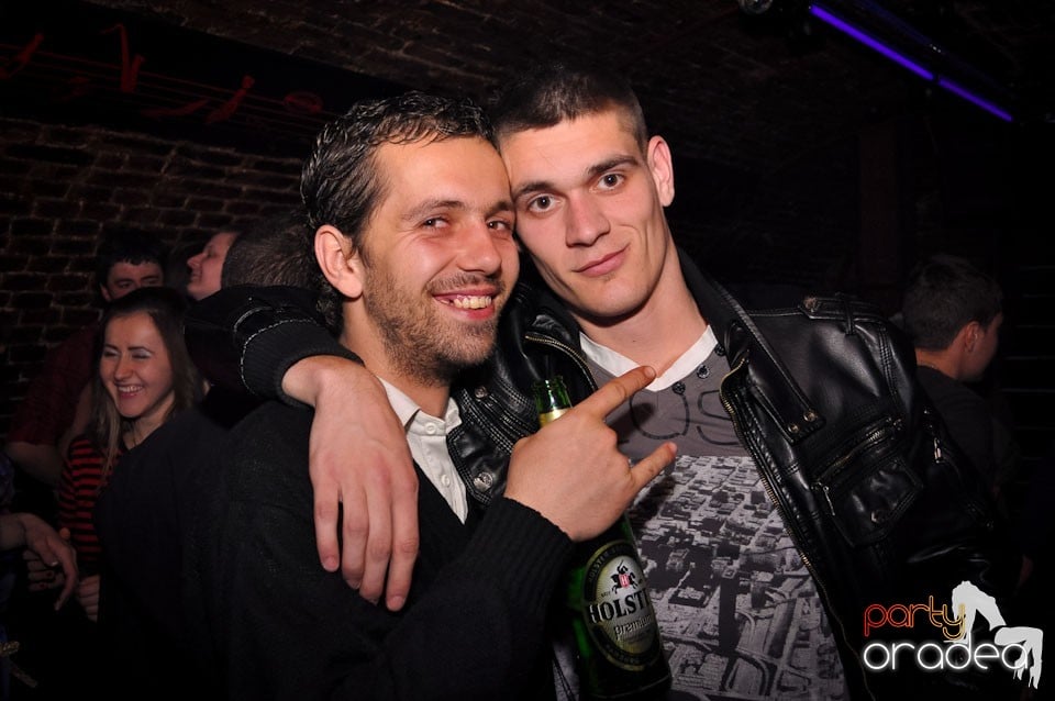 Clubbing în Escape, 