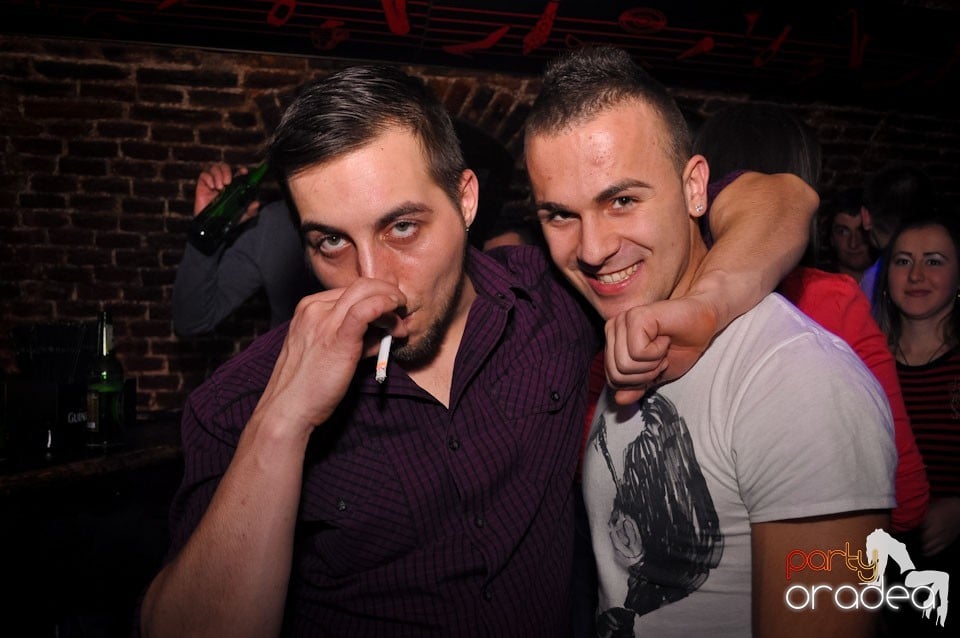 Clubbing în Escape, 