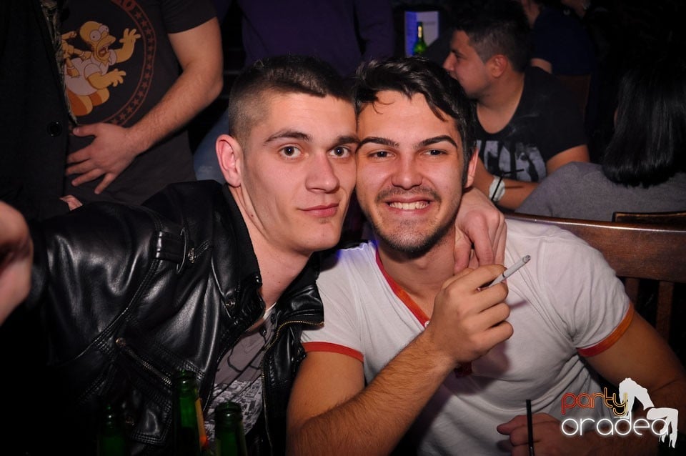 Clubbing în Escape, 