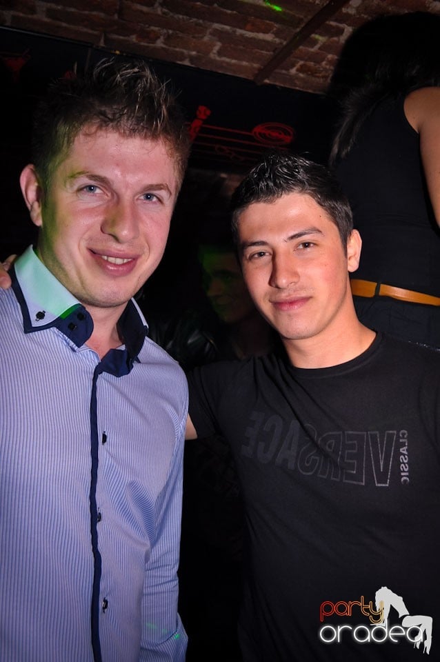 Clubbing în Escape, 