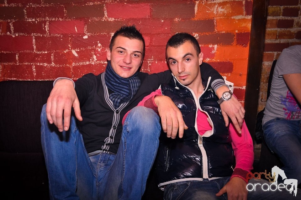 Clubbing în Escape, 