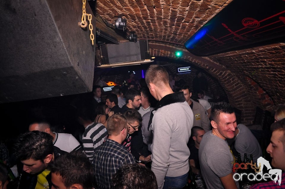 Clubbing în Escape, 