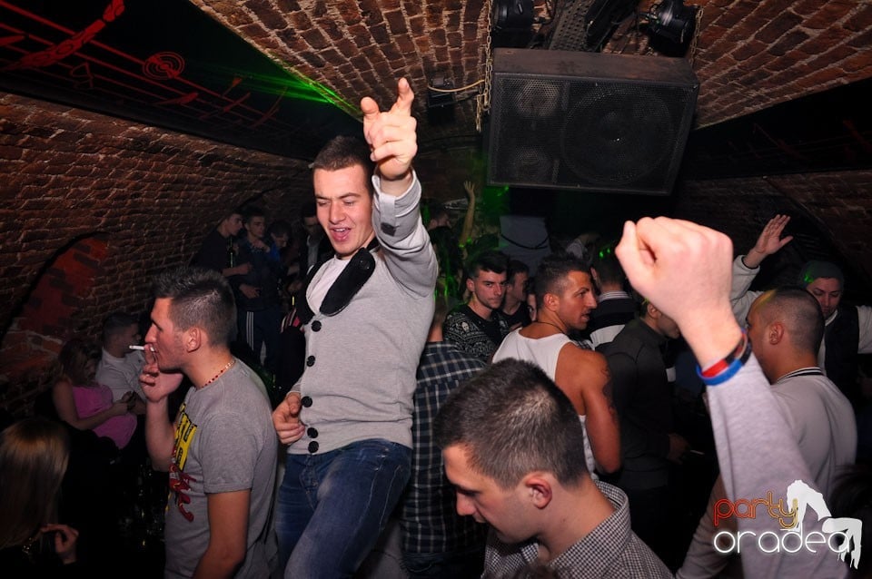 Clubbing în Escape, 