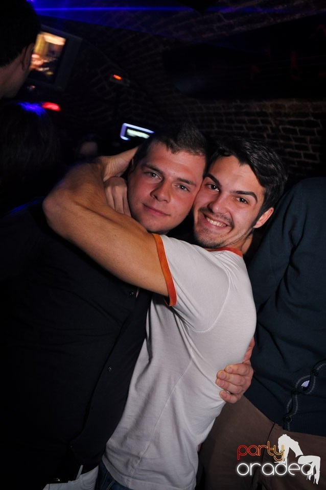 Clubbing în Escape, 