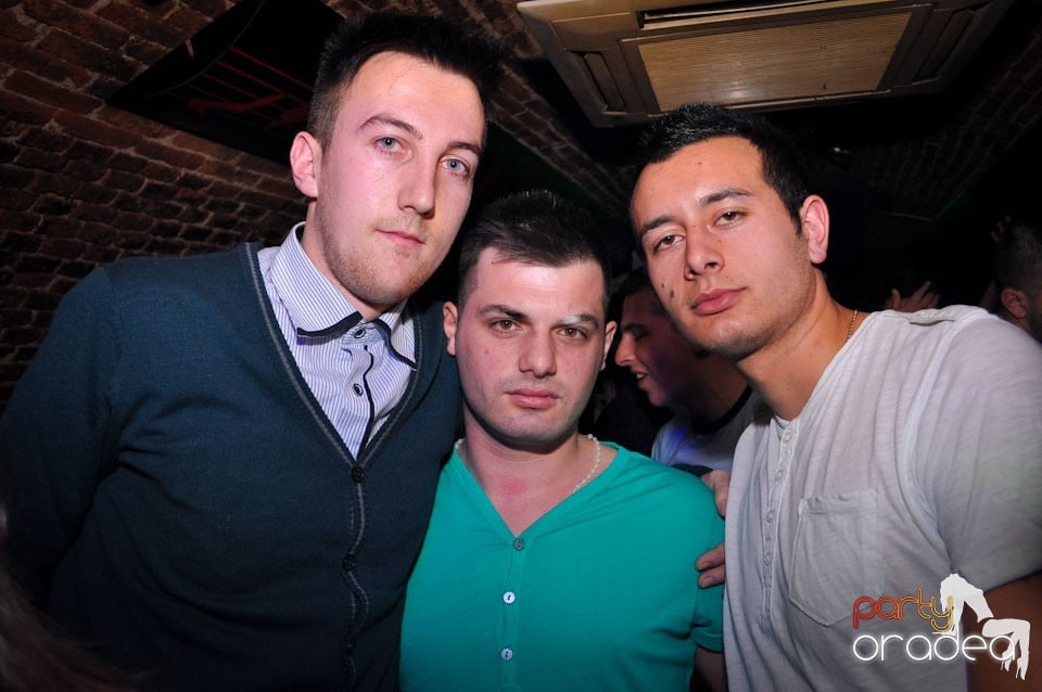 Clubbing în Escape, 