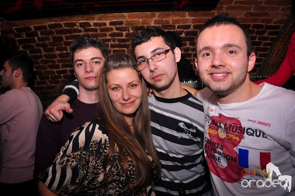 Clubbing în Escape, 