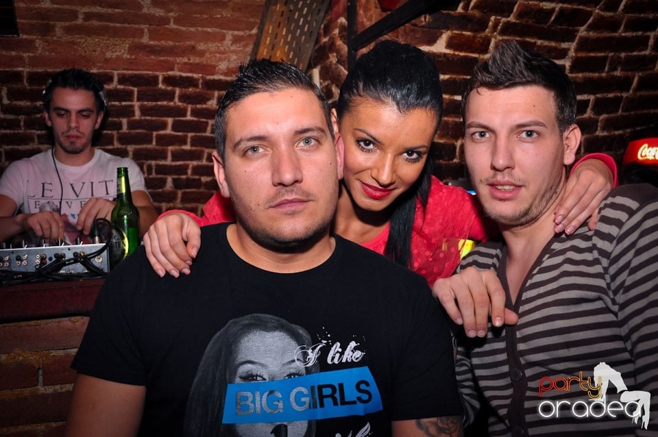 Clubbing în Escape, 