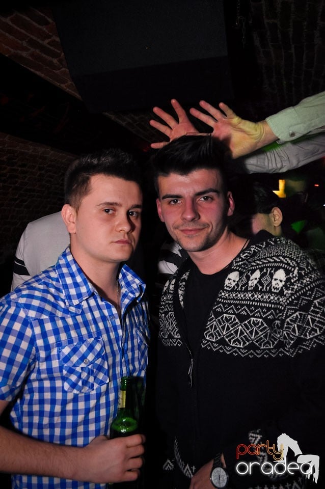 Clubbing în Escape, 