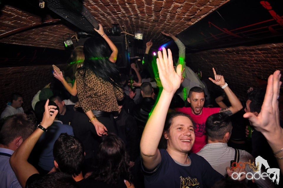 Clubbing în Escape, 