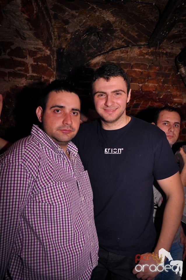 Clubbing în Escape, 