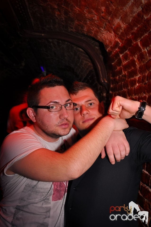 Clubbing în Escape, 