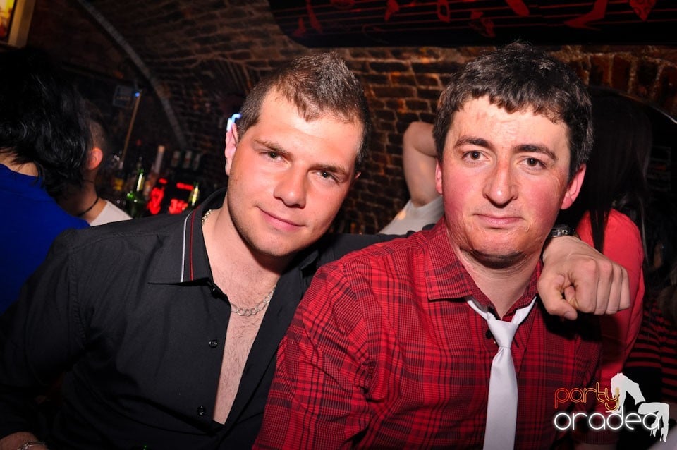 Clubbing în Escape, 