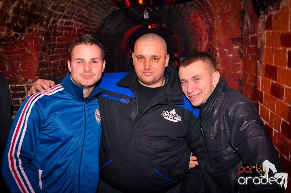 Clubbing în Escape, 