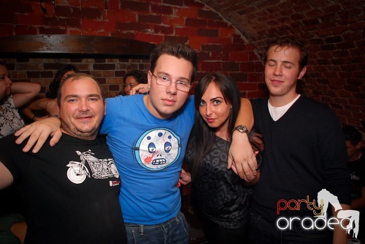 Clubbing în Escape, 