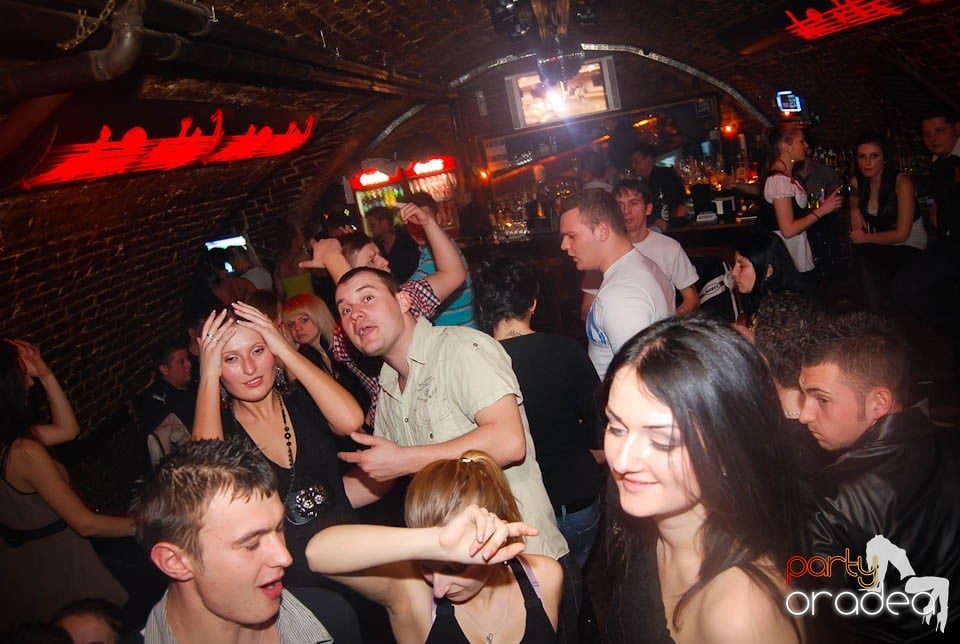 Clubbing în Escape,