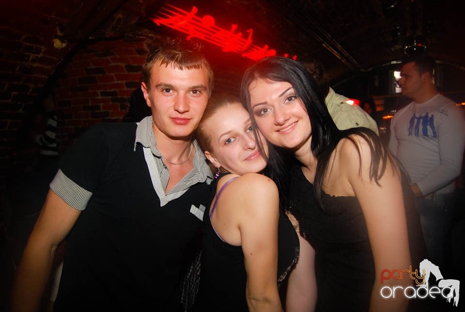 Clubbing în Escape,