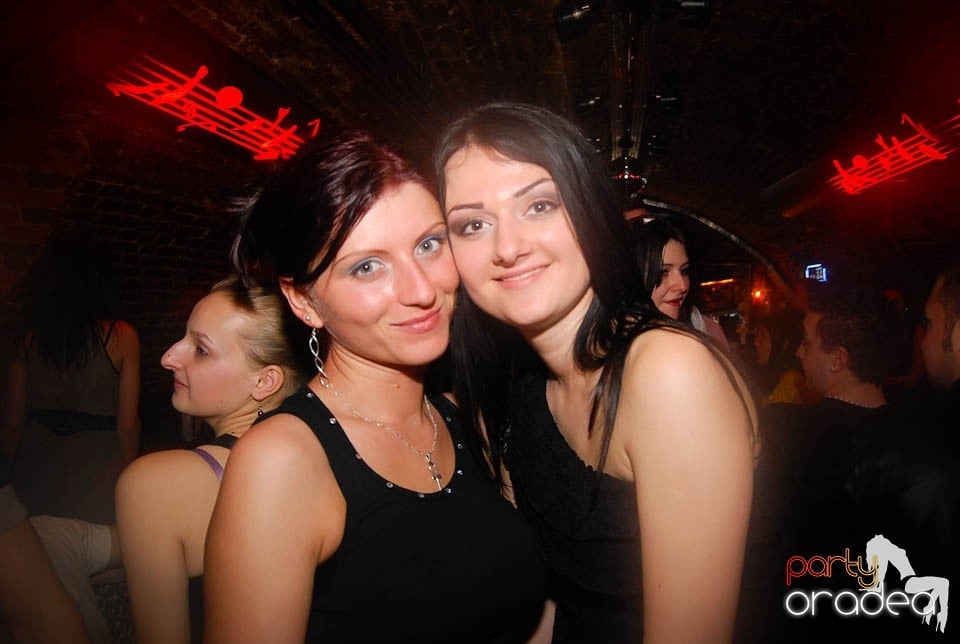 Clubbing în Escape,