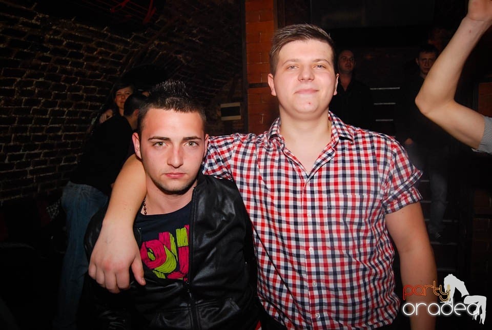 Clubbing în Escape,