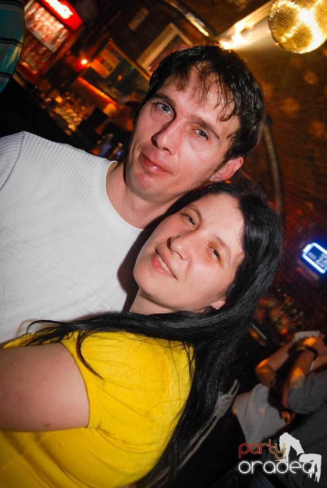 Clubbing în Escape,