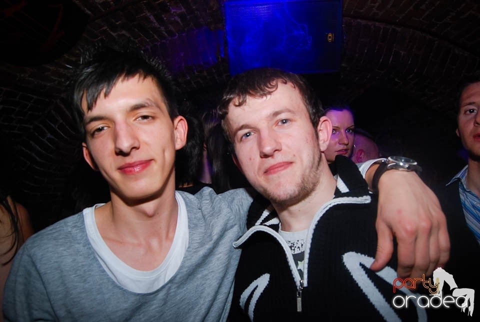 Clubbing în Escape,
