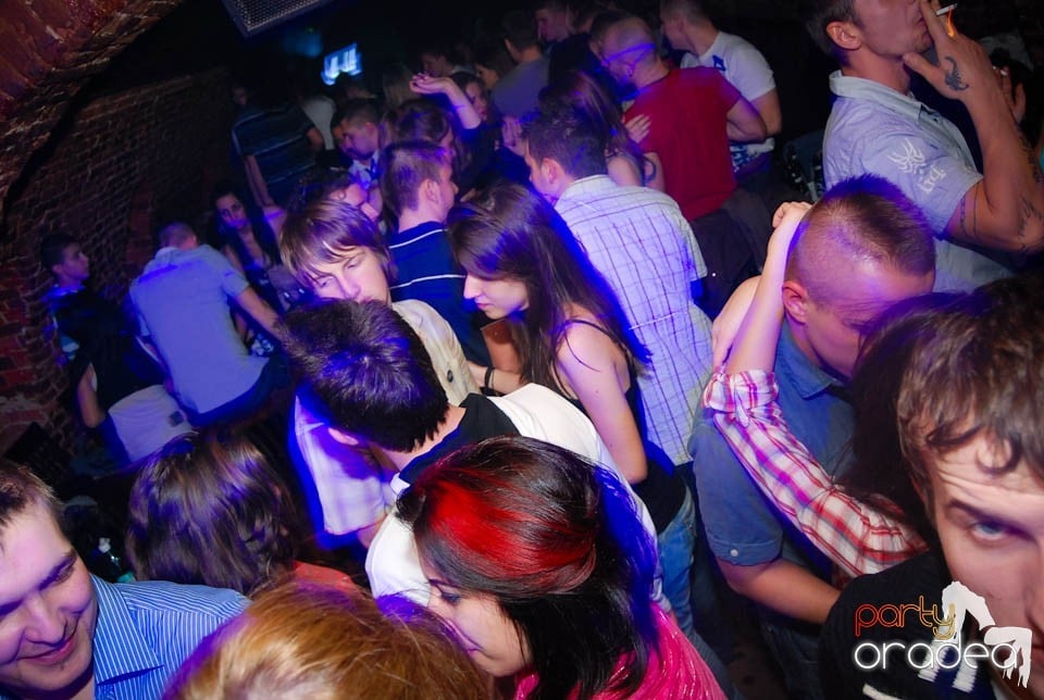 Clubbing în Escape,