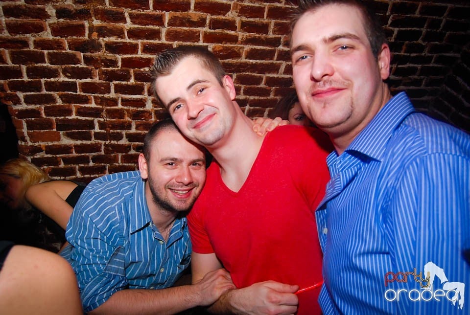 Clubbing în Escape,