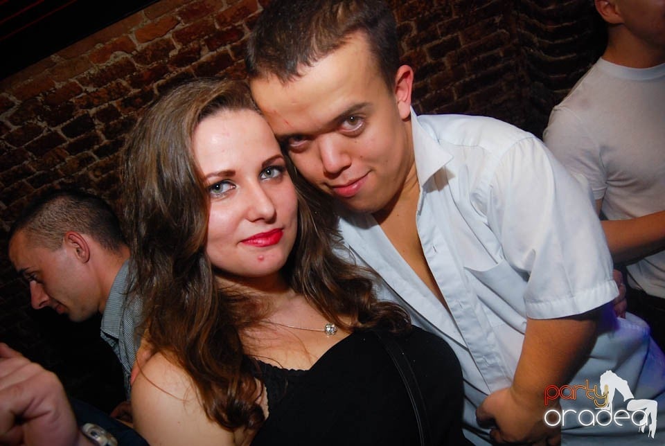 Clubbing în Escape,