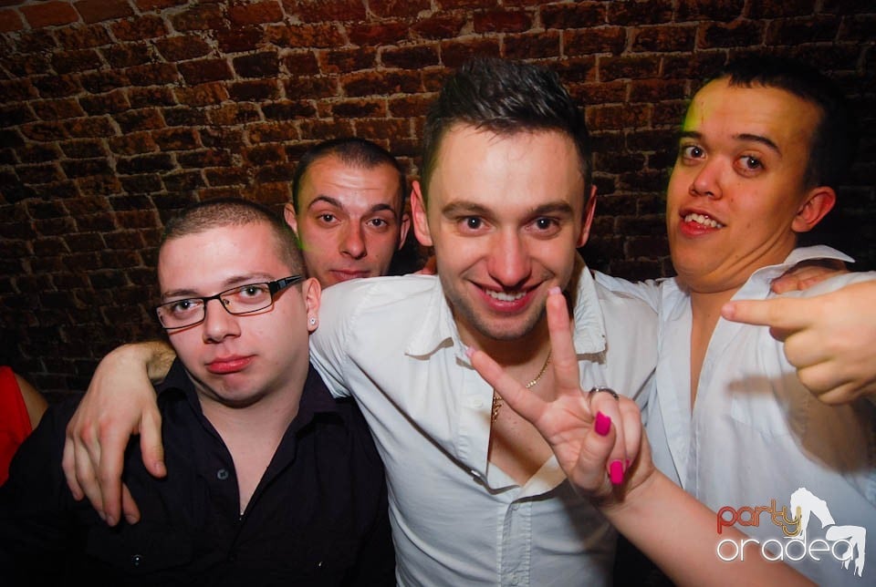 Clubbing în Escape,