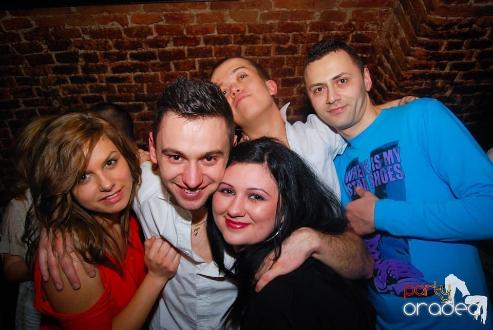 Clubbing în Escape,