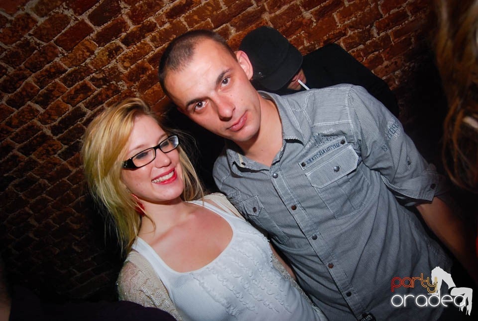 Clubbing în Escape,