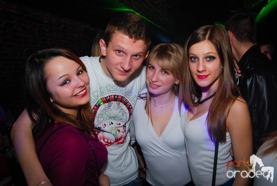 Clubbing în Escape,