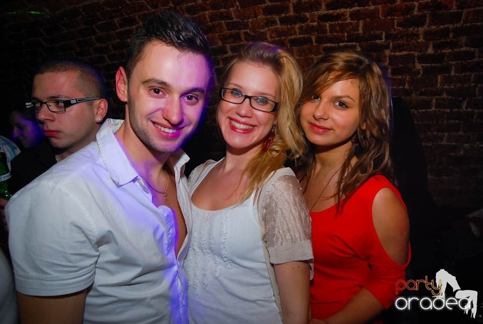 Clubbing în Escape,