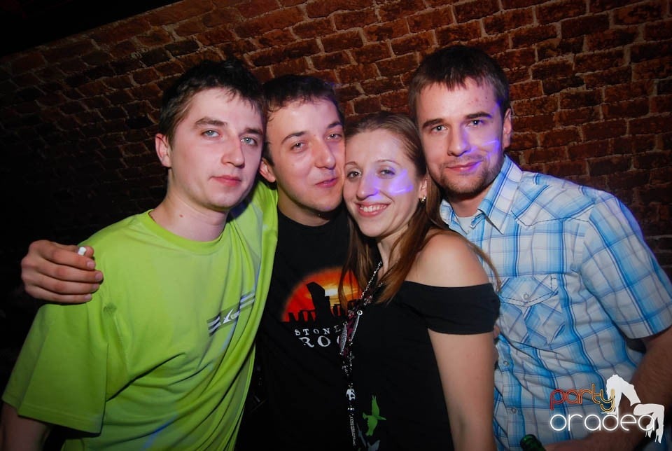 Clubbing în Escape,