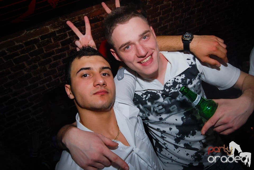 Clubbing în Escape,