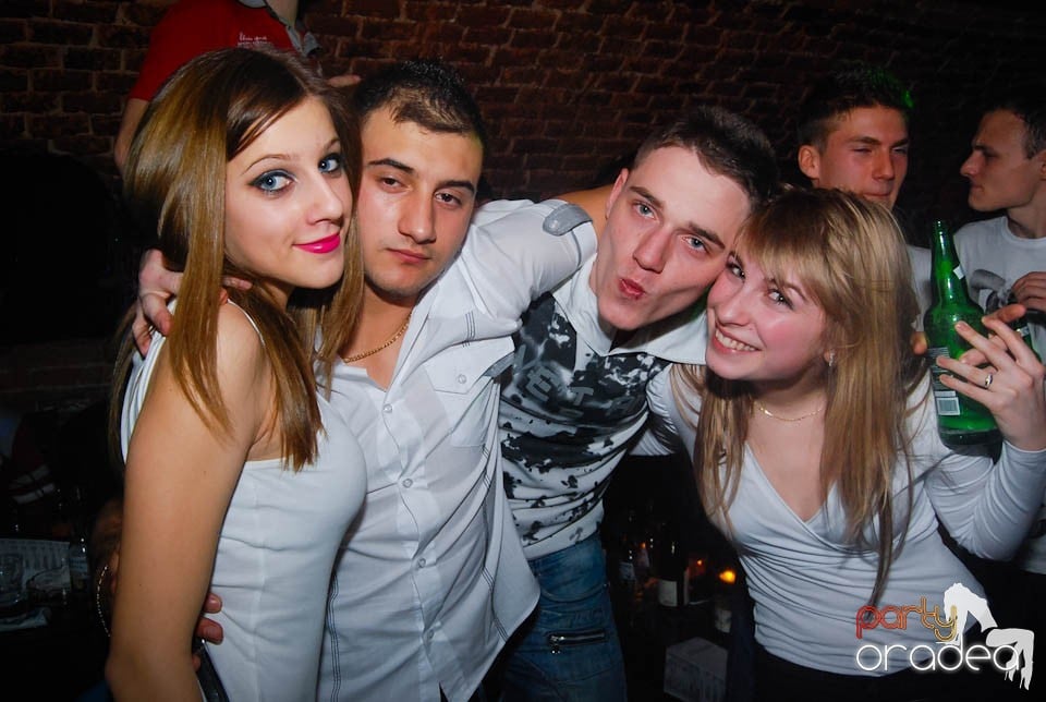 Clubbing în Escape,