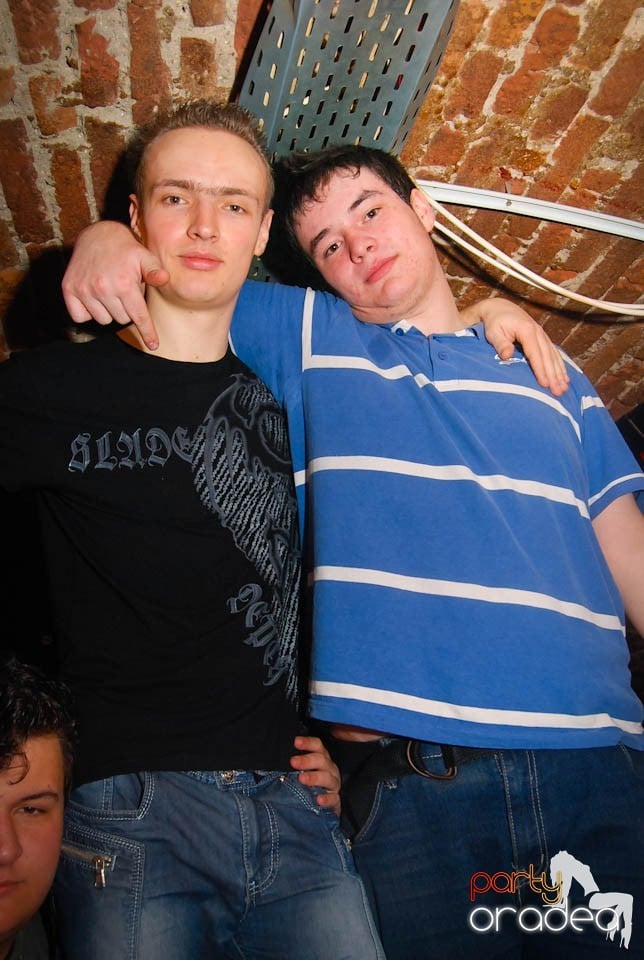 Clubbing în Escape,
