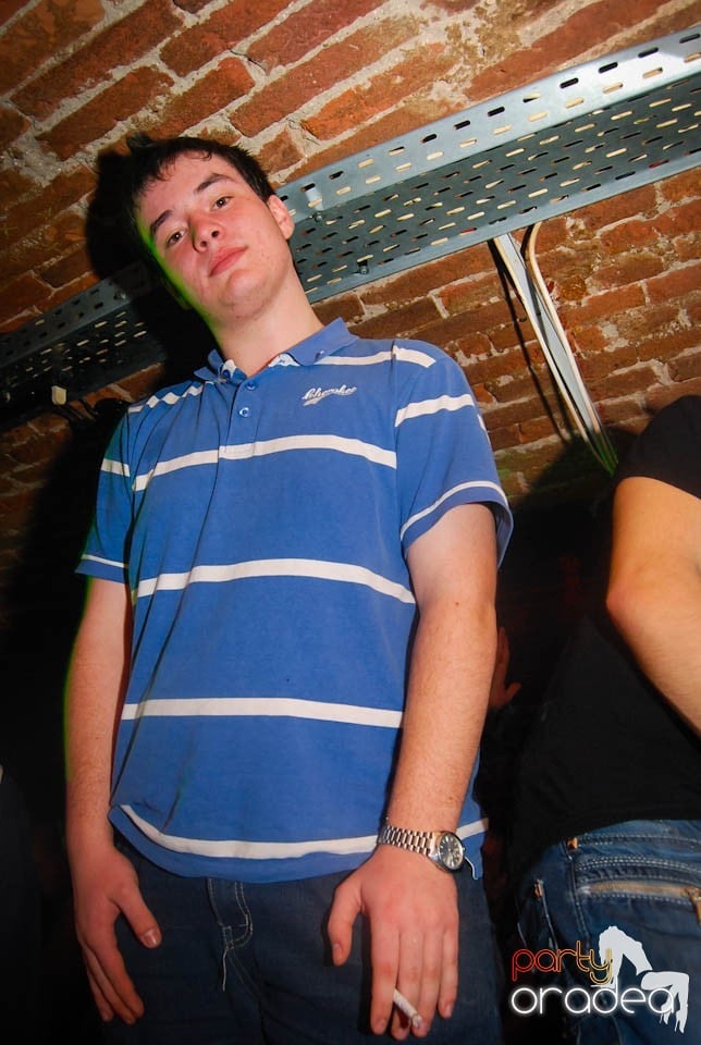 Clubbing în Escape,