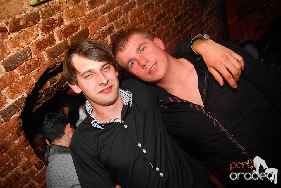 Clubbing în Escape,