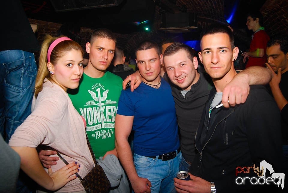 Clubbing în Escape,
