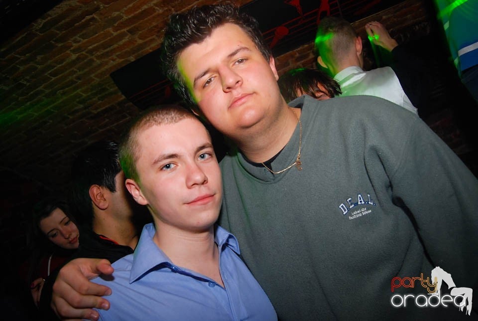 Clubbing în Escape,