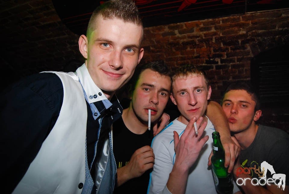 Clubbing în Escape,
