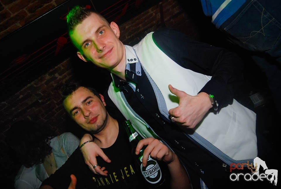 Clubbing în Escape,