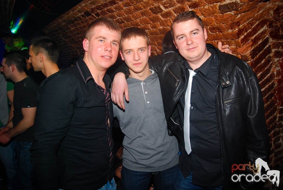 Clubbing în Escape,