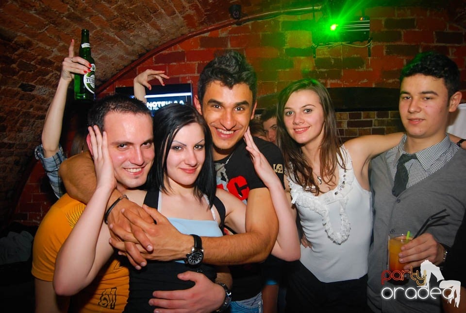 Clubbing în Escape,