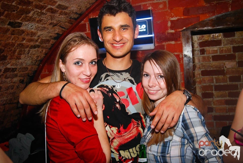 Clubbing în Escape,