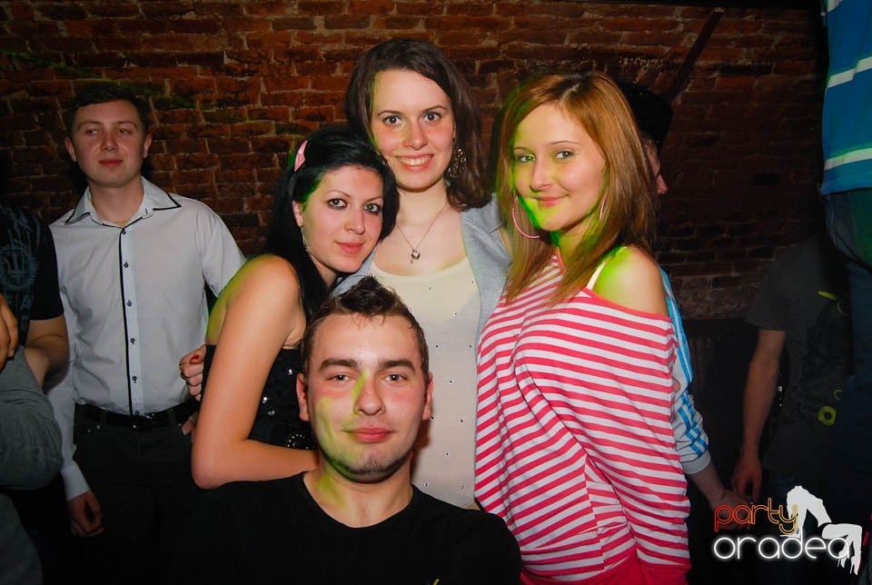 Clubbing în Escape,