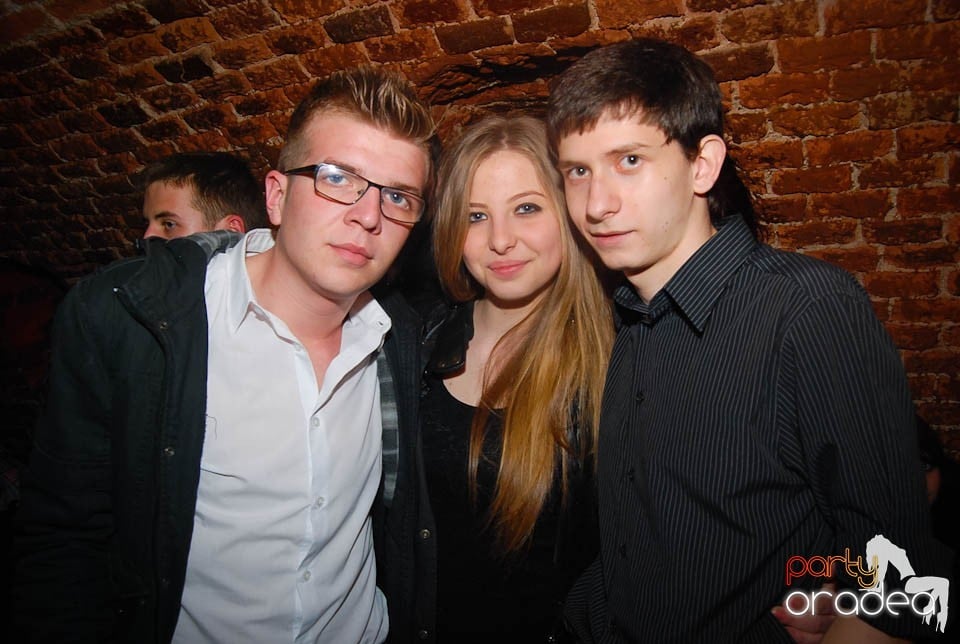 Clubbing în Escape,