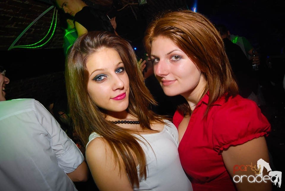 Clubbing în Escape,