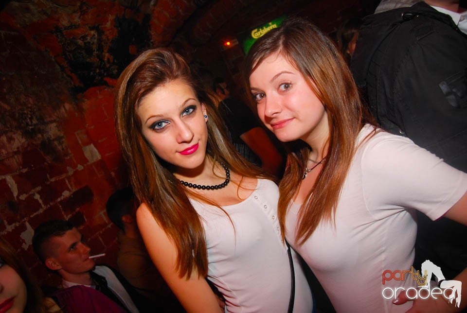 Clubbing în Escape,